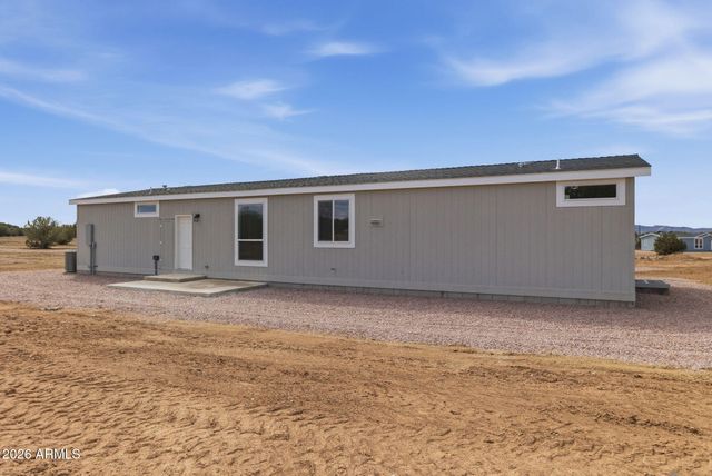 1496 E Whirlpool Drive, Paulden, AZ 86334