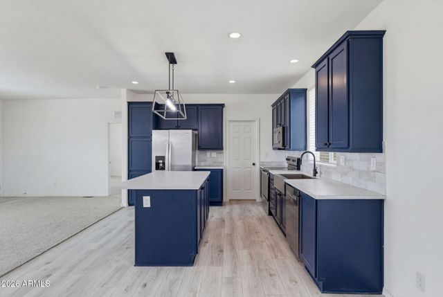 1496 E Whirlpool Drive, Paulden, AZ 86334