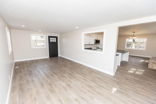 828 Terrace View Drive, Howard, OH 43028