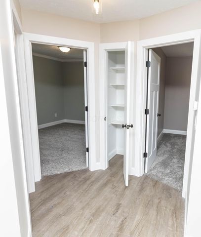 828 Terrace View Drive, Howard, OH 43028