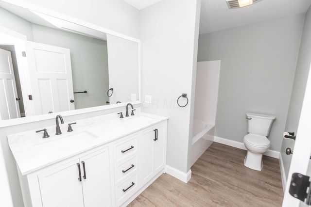 828 Terrace View Drive, Howard, OH 43028