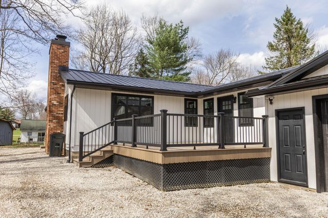 828 Terrace View Drive, Howard, OH 43028