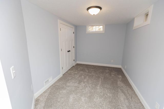 828 Terrace View Drive, Howard, OH 43028