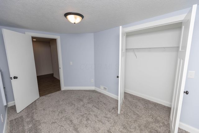 828 Terrace View Drive, Howard, OH 43028