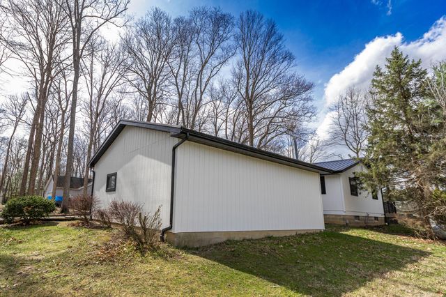 828 Terrace View Drive, Howard, OH 43028