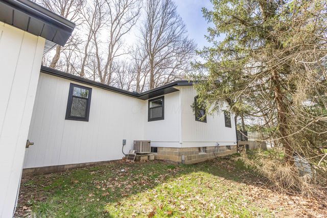 828 Terrace View Drive, Howard, OH 43028