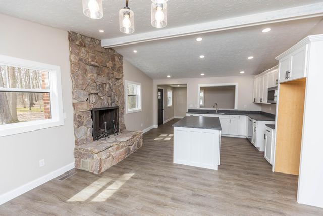 828 Terrace View Drive, Howard, OH 43028