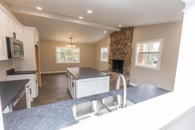 828 Terrace View Drive, Howard, OH 43028