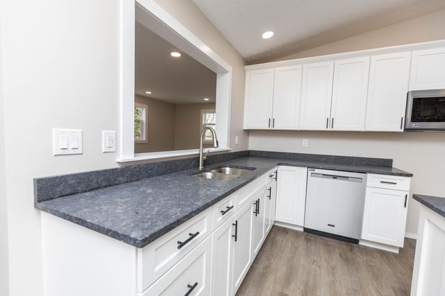 828 Terrace View Drive, Howard, OH 43028