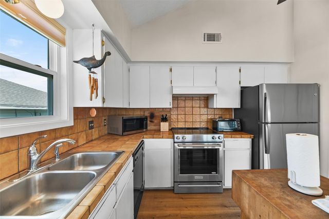 22101 Guadalupe Drive, Galveston, TX 77554