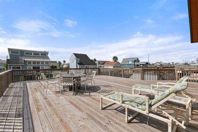 22101 Guadalupe Drive, Galveston, TX 77554