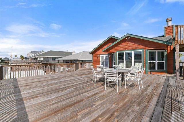 22101 Guadalupe Drive, Galveston, TX 77554