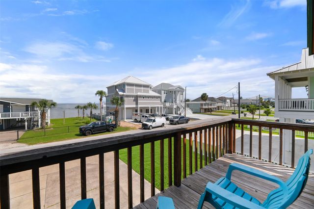22101 Guadalupe Drive, Galveston, TX 77554