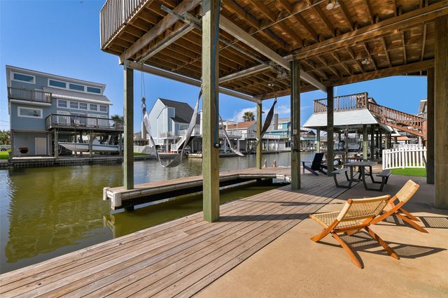 22101 Guadalupe Drive, Galveston, TX 77554
