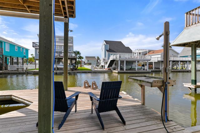 22101 Guadalupe Drive, Galveston, TX 77554