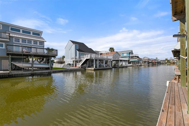 22101 Guadalupe Drive, Galveston, TX 77554