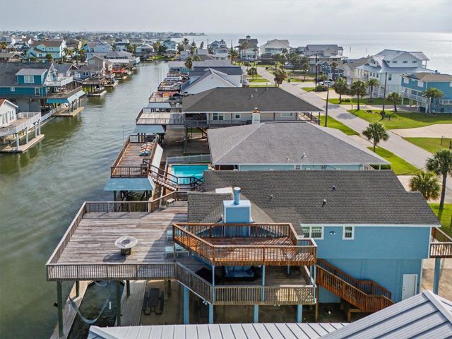 22101 Guadalupe Drive, Galveston, TX 77554