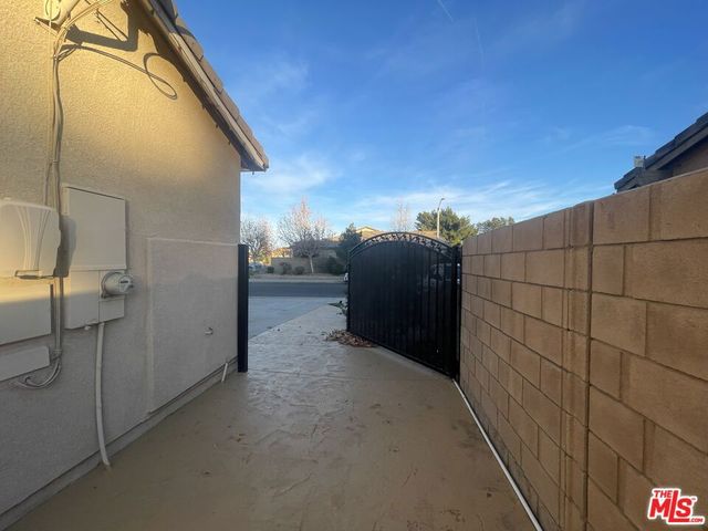 43637 59th Street, Lancaster, CA 93536