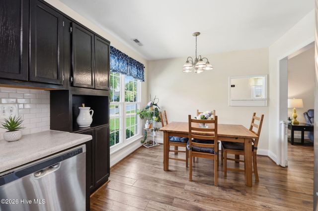917 Starkland Way, Holly Springs, NC 27540