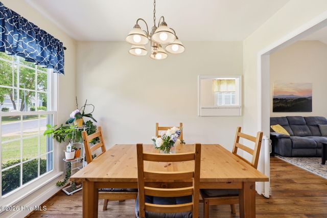 917 Starkland Way, Holly Springs, NC 27540
