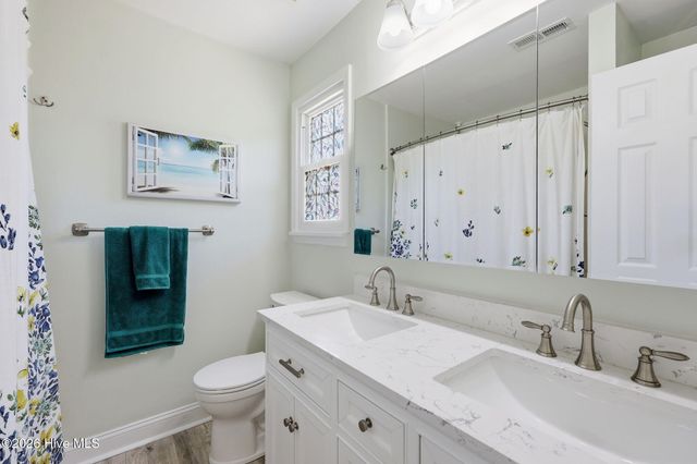 917 Starkland Way, Holly Springs, NC 27540