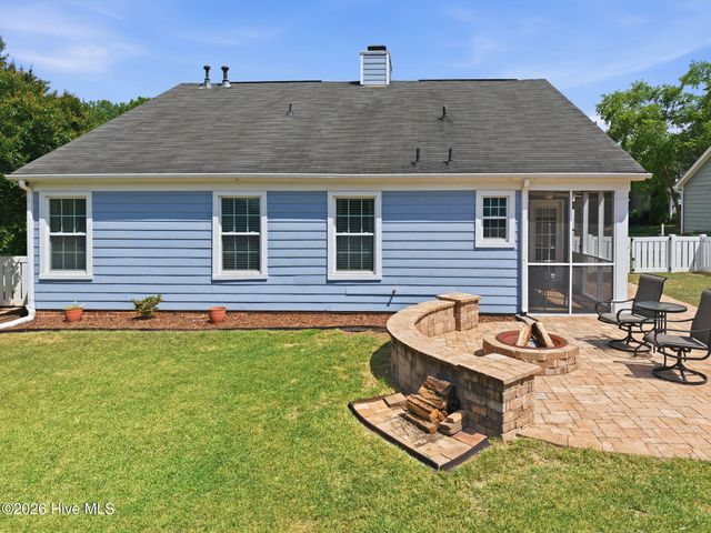 917 Starkland Way, Holly Springs, NC 27540