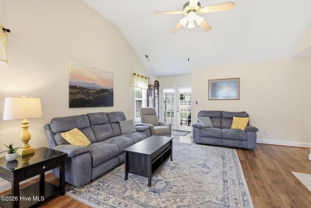 917 Starkland Way, Holly Springs, NC 27540