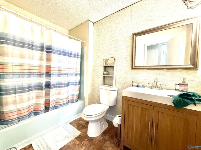 141 Chestnut Street N, Boaz, AL 35956