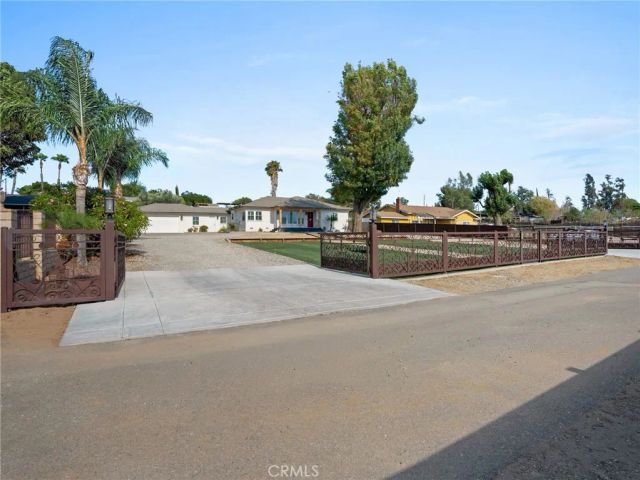 5736 Country Lane, Jurupa Valley, CA 91752