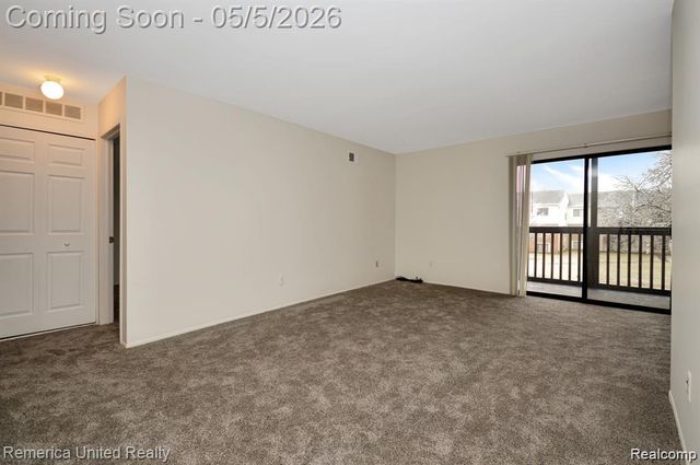 30074 W 12 Mile Road 114, Farmington Hills, MI 48334