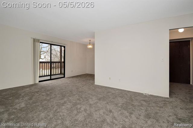 30074 W 12 Mile Road 114, Farmington Hills, MI 48334