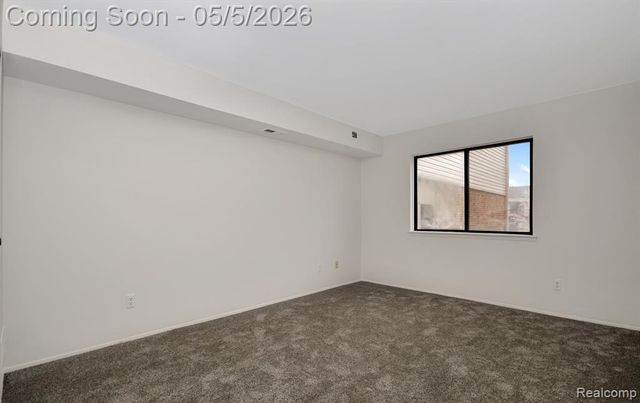 30074 W 12 Mile Road 114, Farmington Hills, MI 48334