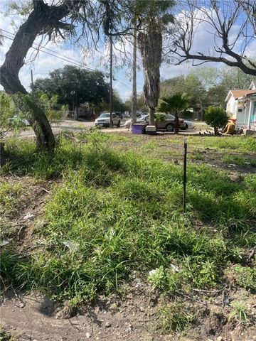 1201 Dakota St, Robstown, TX 78380