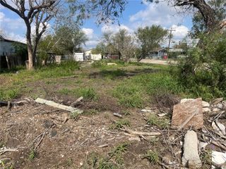 1201 Dakota St, Robstown, TX 78380