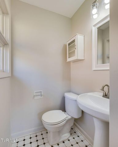 131 Deadrick Drive, Kingsport, TN 37663