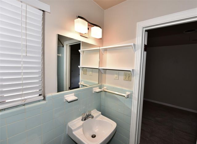 7605 Carriage DR, Austin, TX 78752