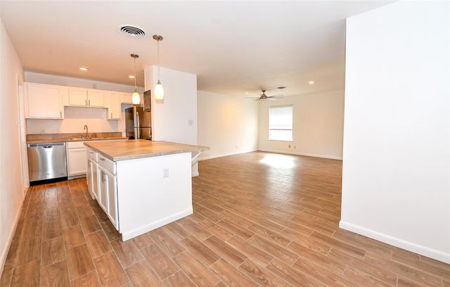 7605 Carriage DR, Austin, TX 78752