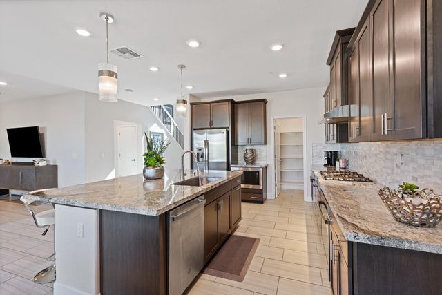 1136 Mambo Way, Roseville, CA 95747