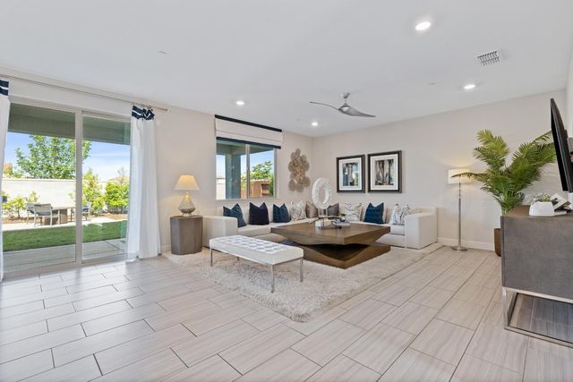 1136 Mambo Way, Roseville, CA 95747