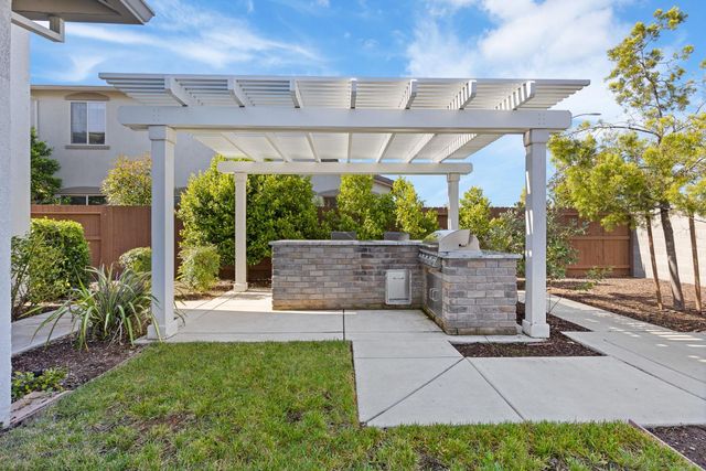 1136 Mambo Way, Roseville, CA 95747