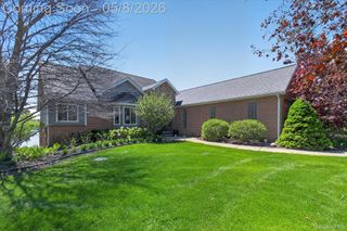 8955 Sandy Ridge Drive, White Lake Charter Township, MI 48386