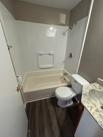 1453 Carman Street, Burton, MI 48529
