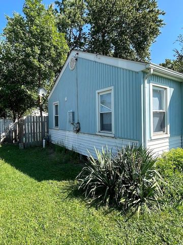 1453 Carman Street, Burton, MI 48529