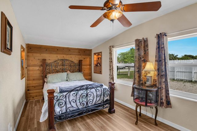 5178 NE 15th Terrace, Pompano Beach, FL 33064