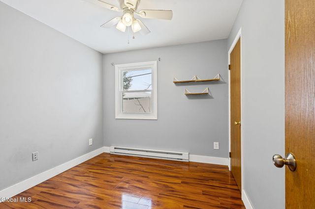 4 Silverberry Place, Albany, NY 12211