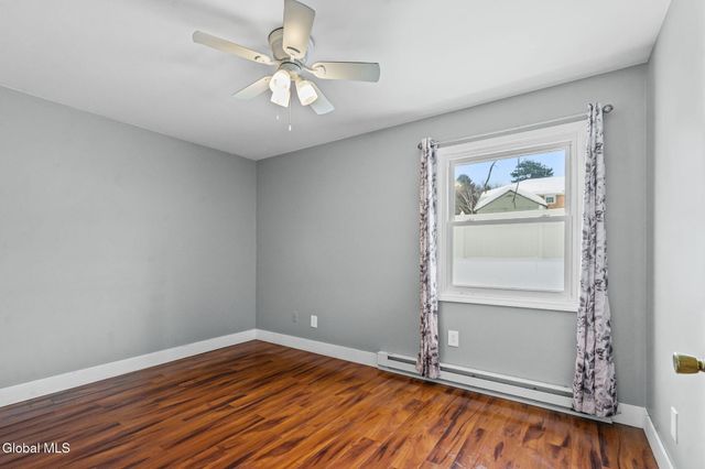 4 Silverberry Place, Albany, NY 12211