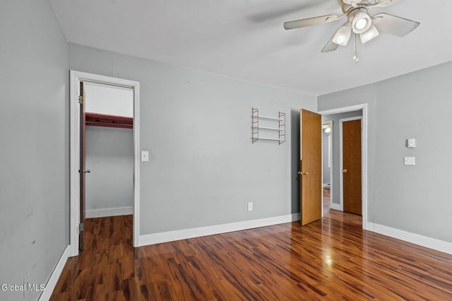 4 Silverberry Place, Albany, NY 12211