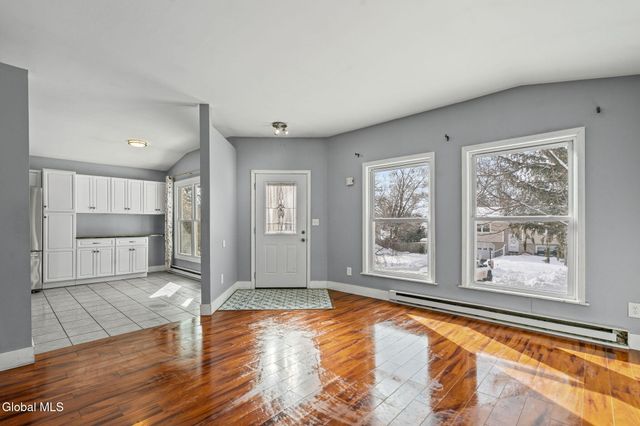 4 Silverberry Place, Albany, NY 12211