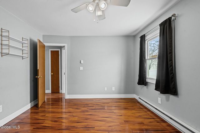 4 Silverberry Place, Albany, NY 12211