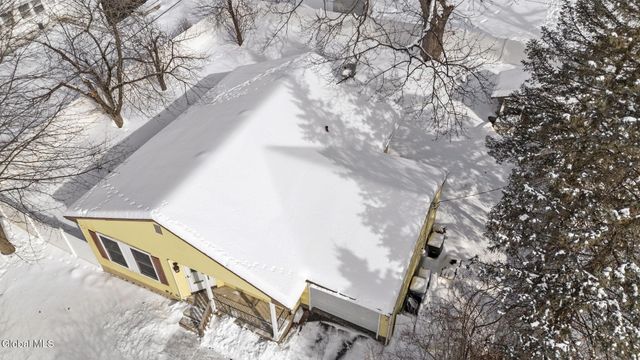 4 Silverberry Place, Albany, NY 12211